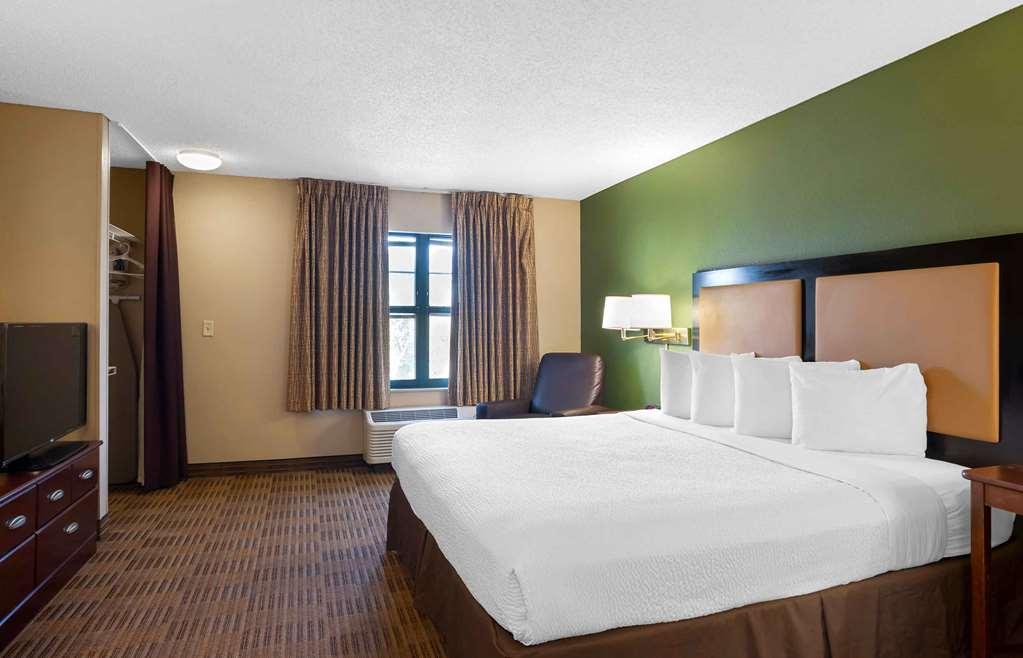 Extended Stay America Suites - St Petersburg - Clearwater - Executive Dr Largo Room photo