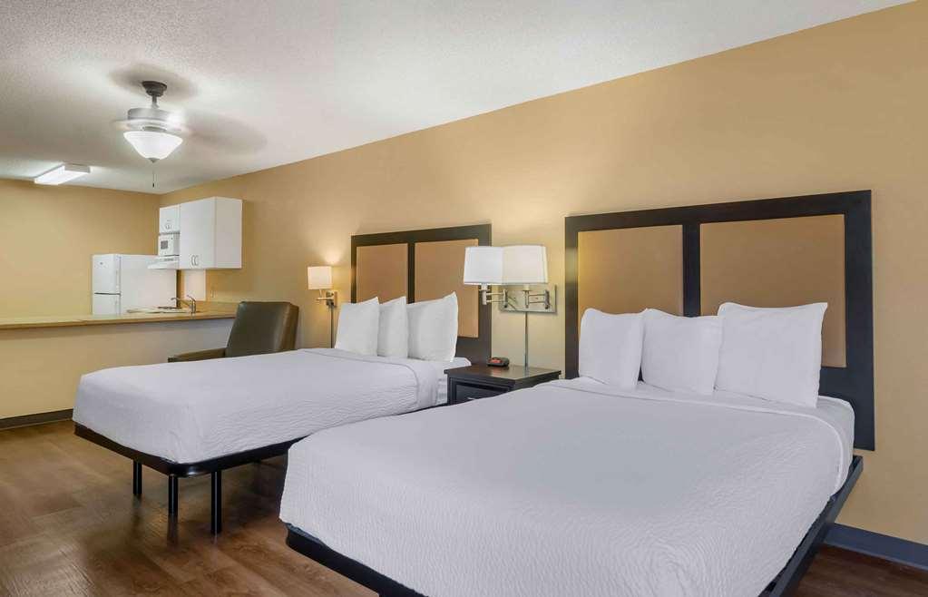 Extended Stay America Suites - St Petersburg - Clearwater - Executive Dr Largo Room photo