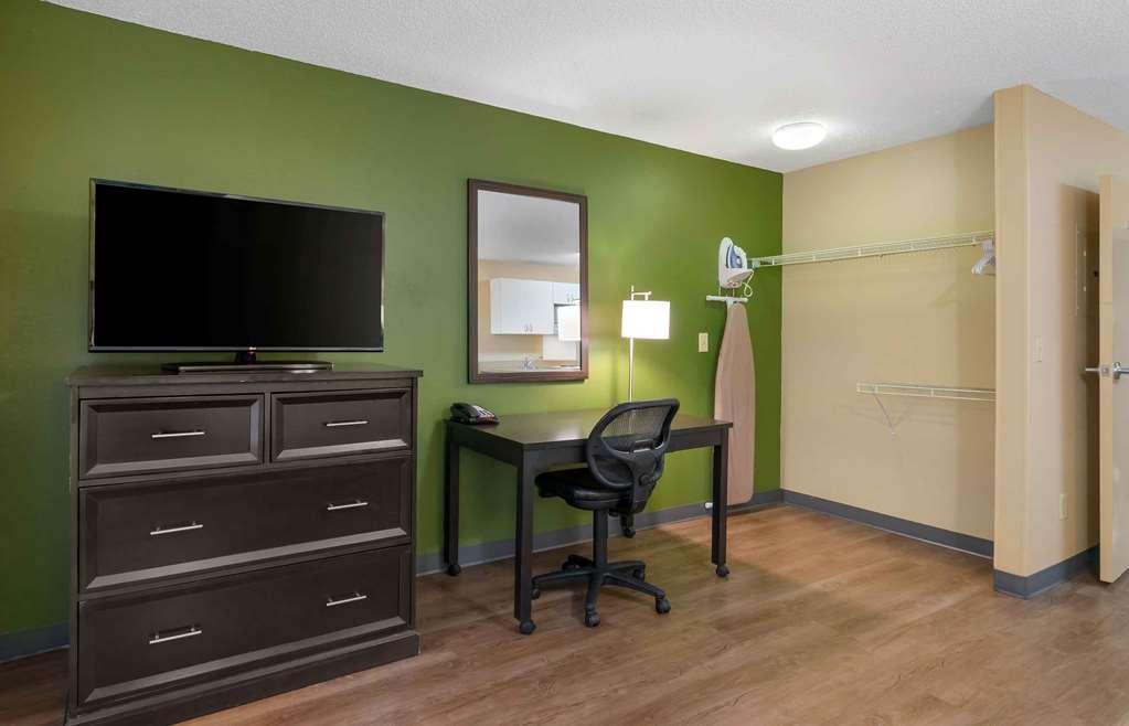 Extended Stay America Suites - St Petersburg - Clearwater - Executive Dr Largo Room photo
