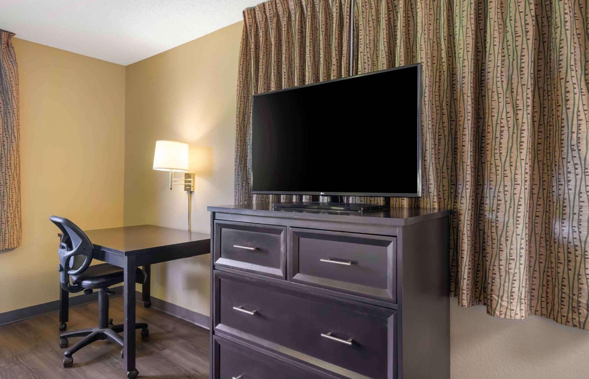 Extended Stay America Suites - St Petersburg - Clearwater - Executive Dr Largo Exterior photo